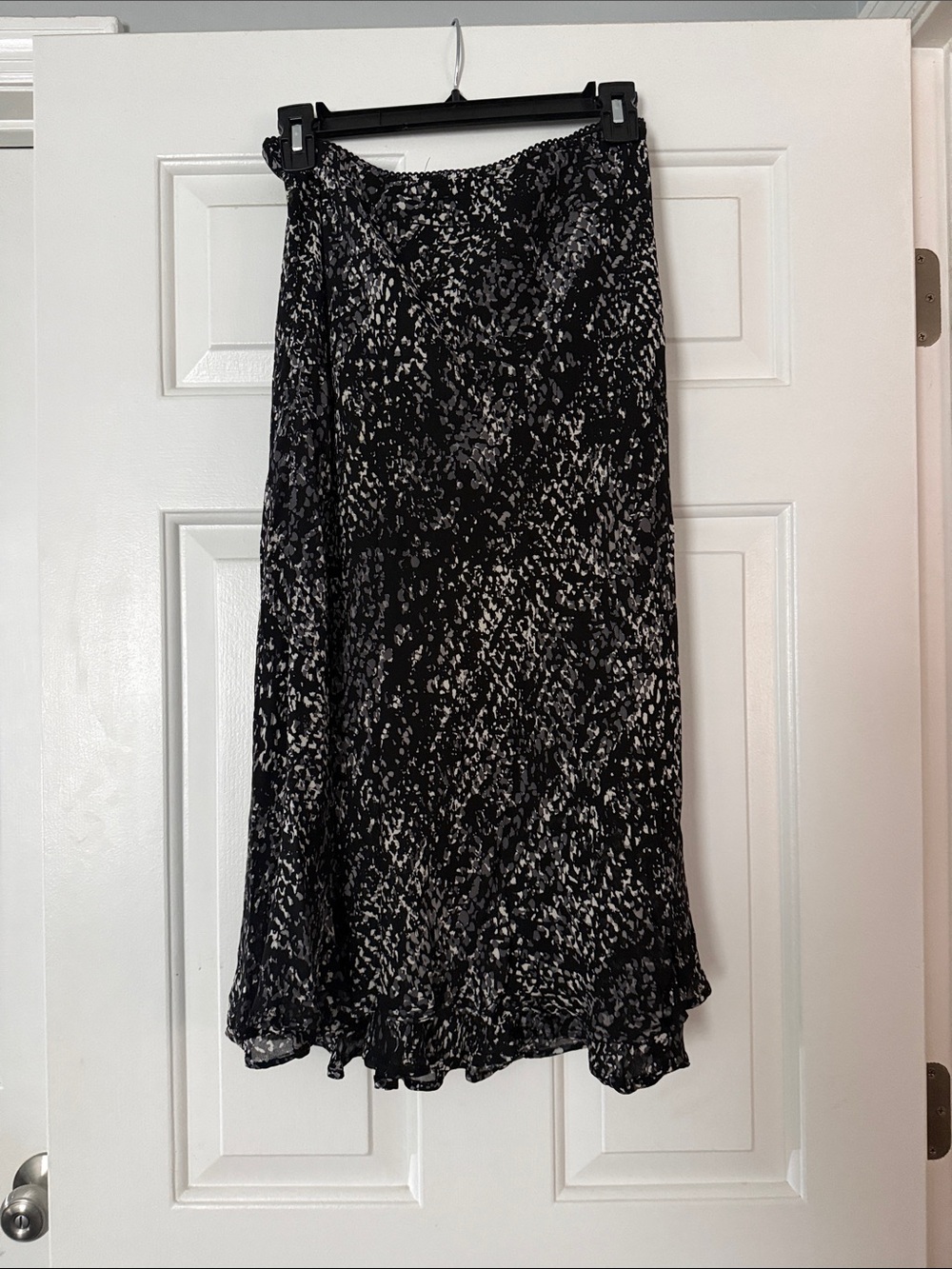 JM Collection Black and White Abstract Print Midi Skirt